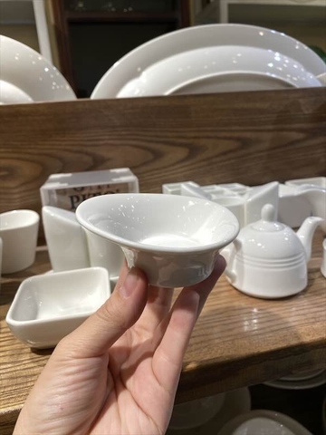 Chén chấm miệng xéo trắng 8.5*3cm