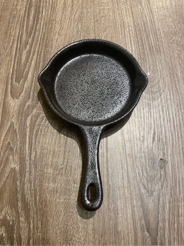 Chảo lớn 24x15.5cm đen không vệt