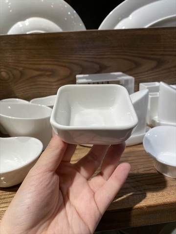 Chén chấm vuông trắng 7.5*3.5cm