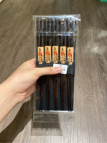 Đũa gỗ đầu nhọn