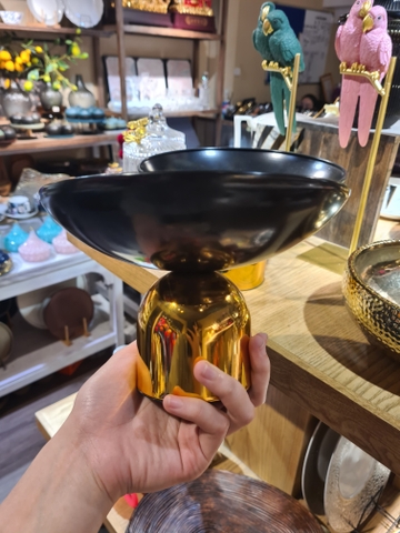 Mâm hoa quả chân vàng