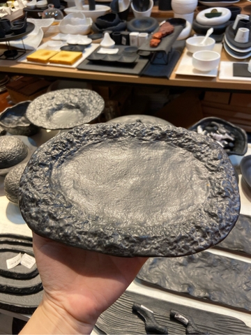 Đĩa oval 9inch đen méo C252