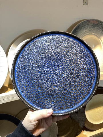 Dĩa tròn vành đứng 26cm xanh viền nâu kim sa tàn ong