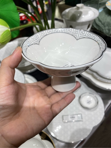 Ly tráng miệng Hongfu