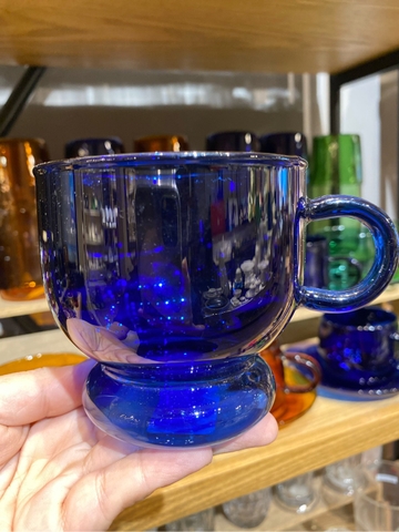 Cốc sữa đáy dày