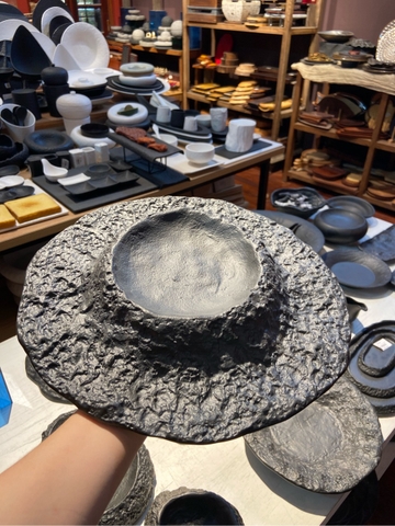 Tấm núi 12inch đen méo C309