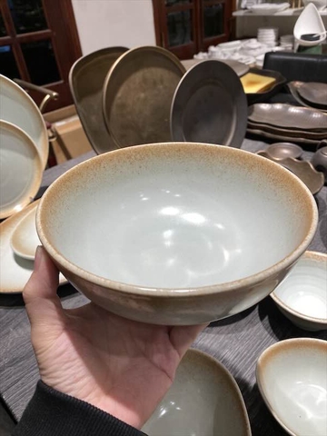 Tô tròn 18cm xanh ngọc viền nâu (matte)