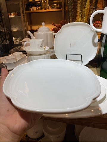 Đĩa hoa 4 cánh 7.5inch trắng trơn