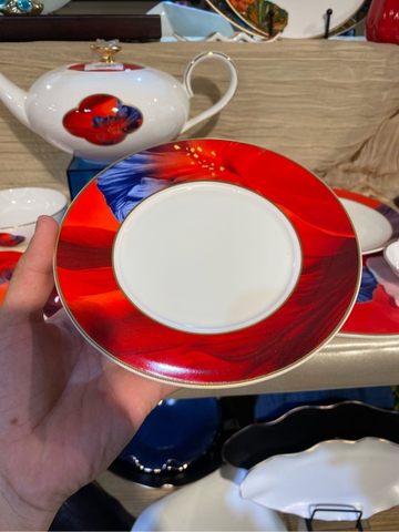 Đĩa kê soup hoa đỏ