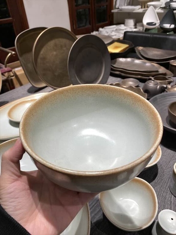 Tô tròn 16cm xanh ngọc viền nâu (matte)