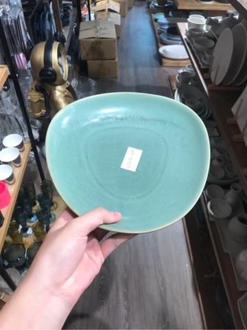 Dĩa tam giác 24x23cm xanh lá đậm trổ (matte)