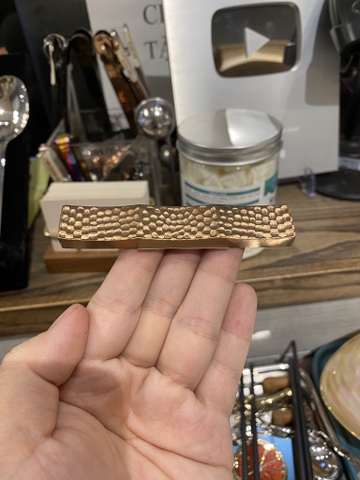 Gác đũa inox vân vẩy cá