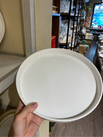 Đĩa tròn vành đứng 26cm trắng kẻ