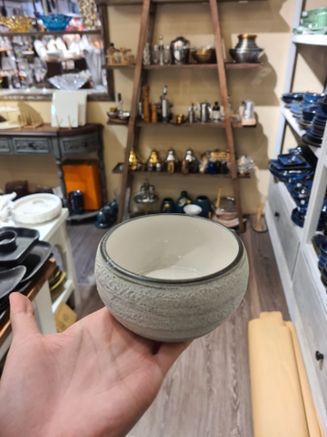 Tô tròn dầy 11 x 5.5 cm màu đen lòng xám phun san hô