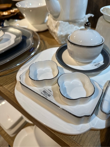 Set 2 gia vị hoa trắng viền bạc