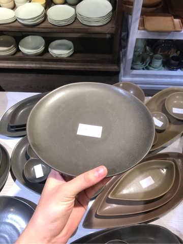 Dĩa 21x20cm màu đen trổ (matte)