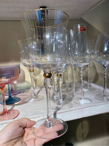 Ly kẻ viền vàng