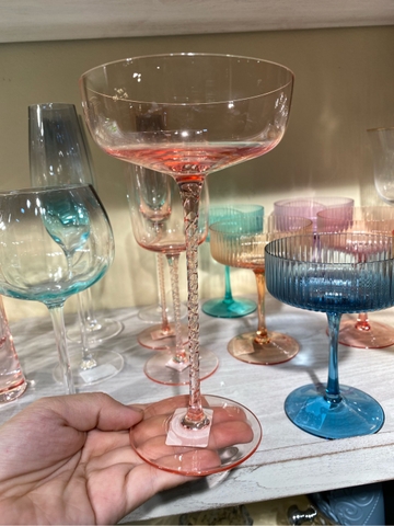 Ly hồng chân xoắn