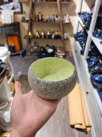 Tô tròn dầy - nhỏ 11 x 5.5 cm màu đen lòng xanh lá phun san hô