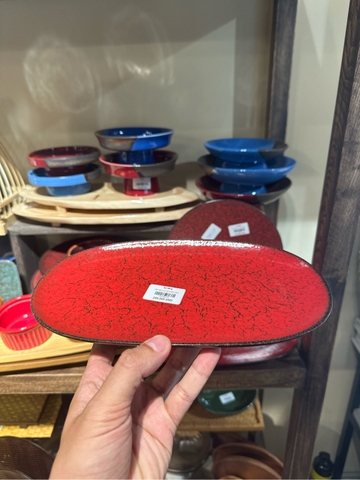 Đĩa bầu dục đỏ chàm đen