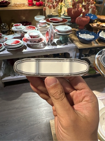 Gác đũa 3 ngăn trắng viền bạc