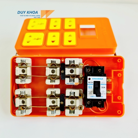Ổ Cắm Điện Chịu Tải 6 Lõi Sứ Có CB30A Vinamax