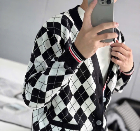 Cardigan Thom