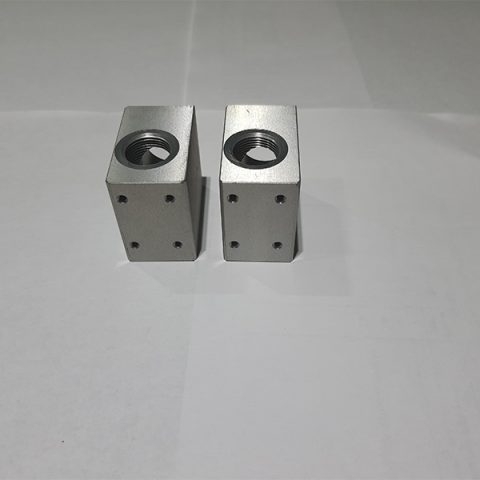 Gia công kim loại chính xác từ đơn chiếc & Chế tạo các loại đồ gá