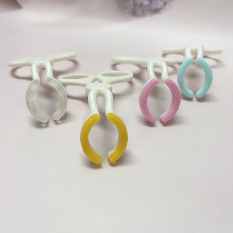 Dụng cụ hỗ trợ đeo lens có đầu silicone