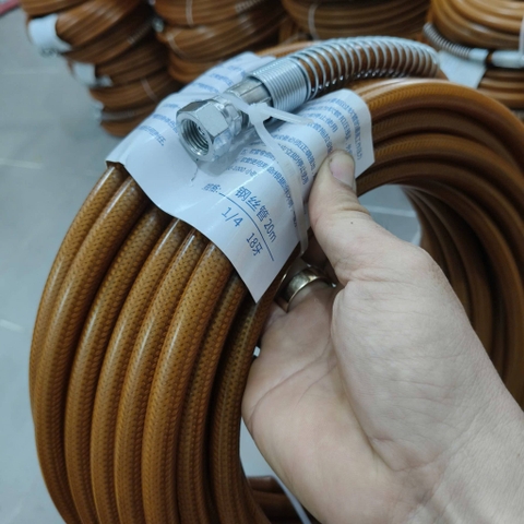 DÂY PHUN SƠN 4 LỚP CAO CẤP LÕI THÉP Minh Phát