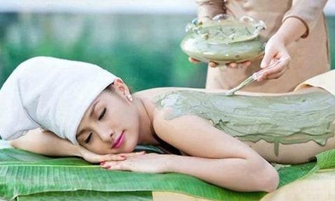 Tắm trắng và kết hợp dưỡng da toàn thân