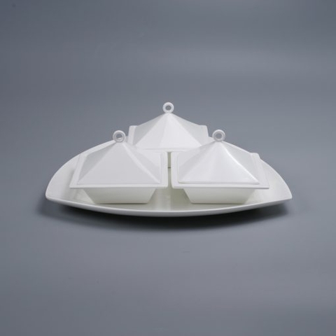 Bộ khay tam giác và 3 bát vuông có nắp đựng mứt, ô mai Tết trắng sứ tro xương Hàn Quốc