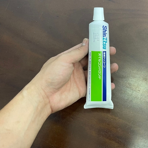 Chất chống dính khuôn silicon Shin-Etsu KS61-100 100g