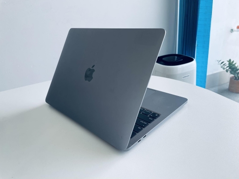 MacBook Pro Apple M1 chip, RAM 16GB, SSD 256GB, 13.3