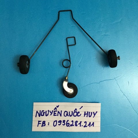 Càng đáp cỡ vừa - Càng đáp máy bay Zy 740