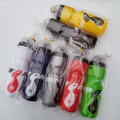 Bình nước xe đạp thể thao bằng nhựa 750ml