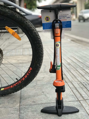Bơm tay cam có đồng hồ C-Mart L0004