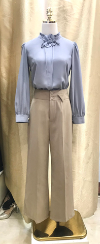 Áo sơmi lụa đính hoa cổ