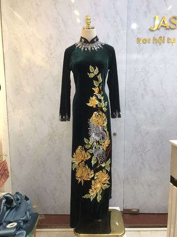 Áo dài nhung đính đá mẹ Xanh Rêu