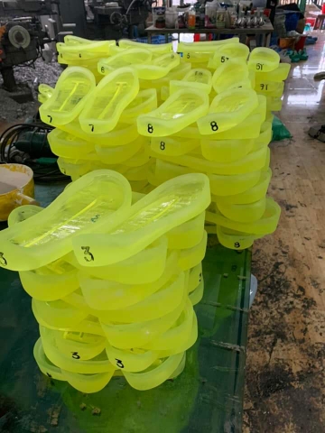 Khuôn ép đế ( giá thợ )