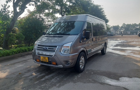 Đưa đón bằng xe Limousine