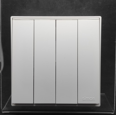 Bộ công tắc bốn, một chiều chuẩn vuông màu trắng Simon E6 721041
