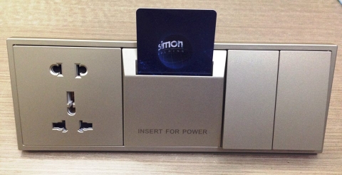 Bộ Công tắc thẻ từ cho khách sạn màu Sâm Panh (Champagne) Simon E6 72E602-46