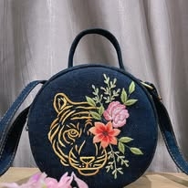 Túi tròn thêu tuổi Dần