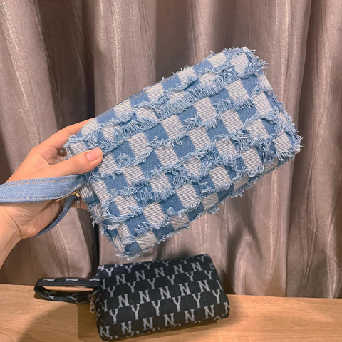 Clutch size lớn 22x14