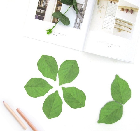 GIẤY NHỚ HÌNH CHÚ THỎ CON DỄ THƯƠNG VÀ CHIẾC LÁ XINH XẮN .CRAFT HOUSE
