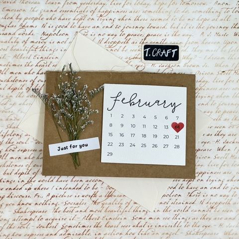 THIỆP HANDMADE THEO LỊCH NHÀ LÀM KÈM HOA KHÔ VÀ BAO THƯ LỤA T.CRAFT HOUSE