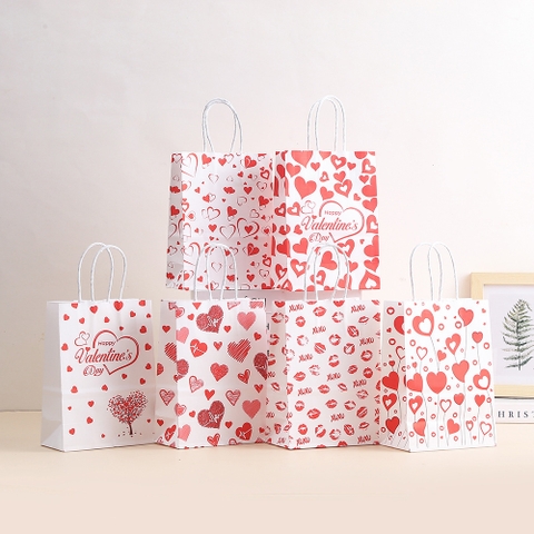 TÚI GIẤY QUÀ TẶNG CHỦ ĐỀ TRÁI TIM ĐANG YÊU T.CRAFT HOUSE