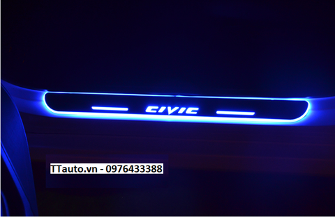 Nẹp bước chân có đèn chạy cho Civic