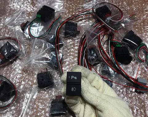 Công tắc Bật-Tắt thiết bị cho xe Honda CR-V